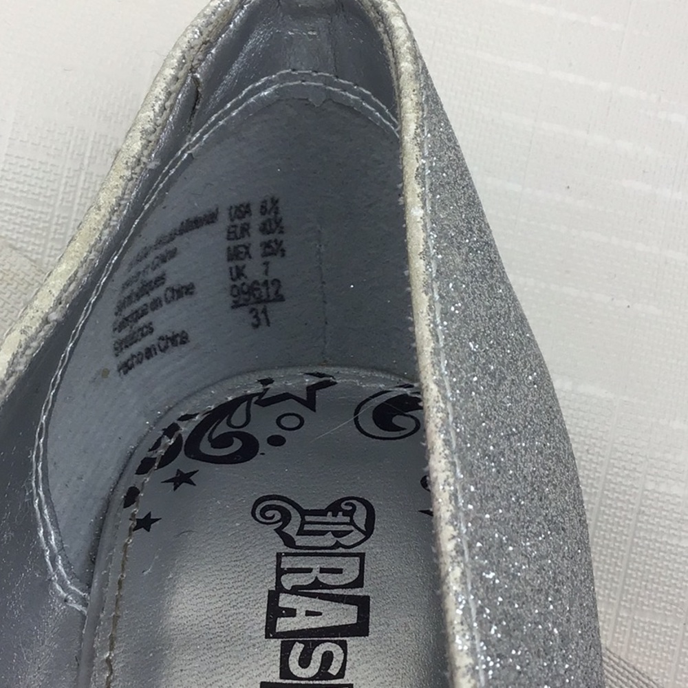Silver Heels Size 8.5 - Picture 5 of 6